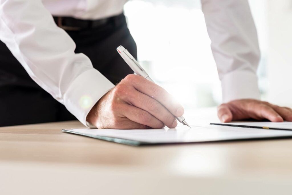 Franchisor signing a lease admin contract